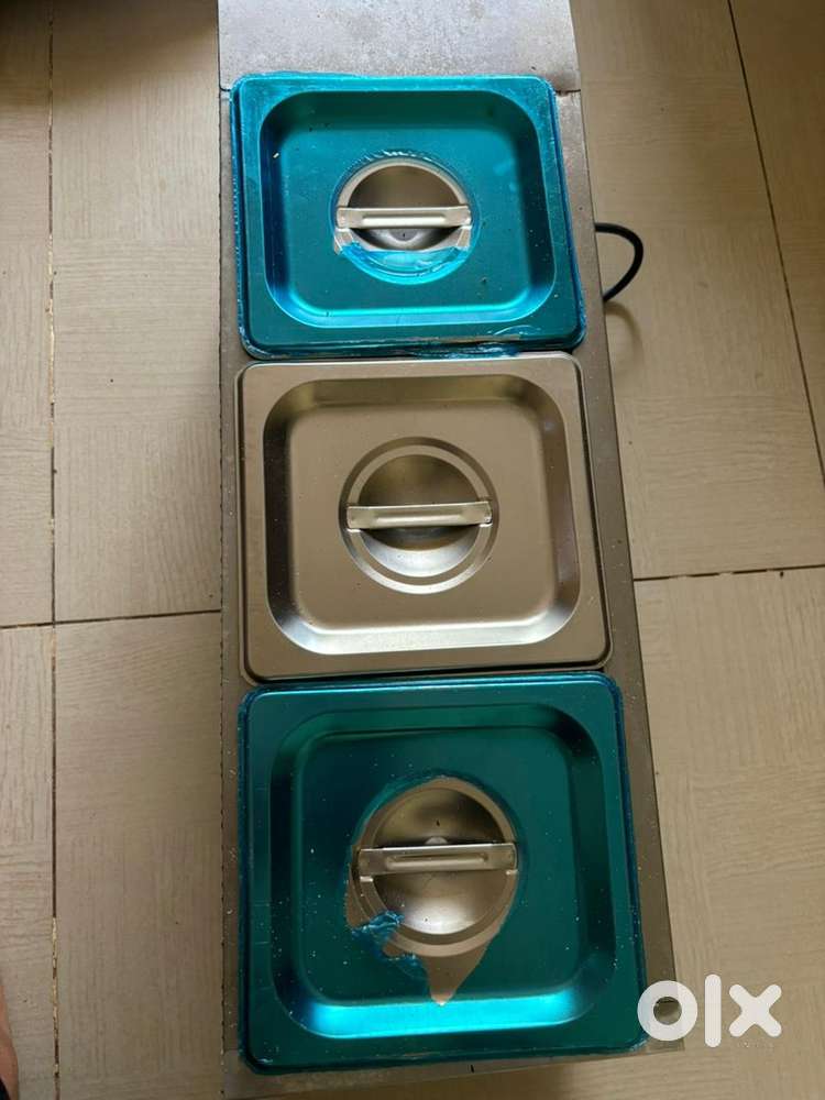Chocolate melter machine
