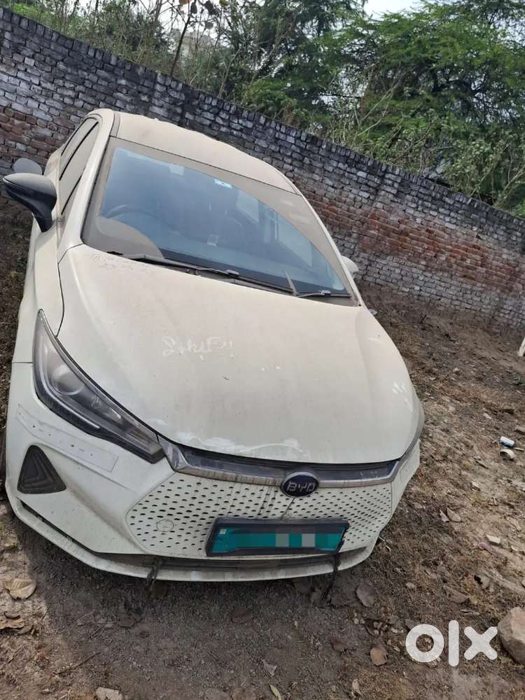 Byd E6 2023 Electric 150000 Km Driven