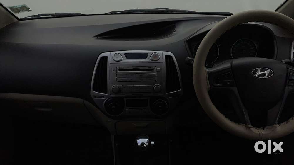 Hyundai I20 2009-2011 1.4 Asta (at), 2011, Petrol