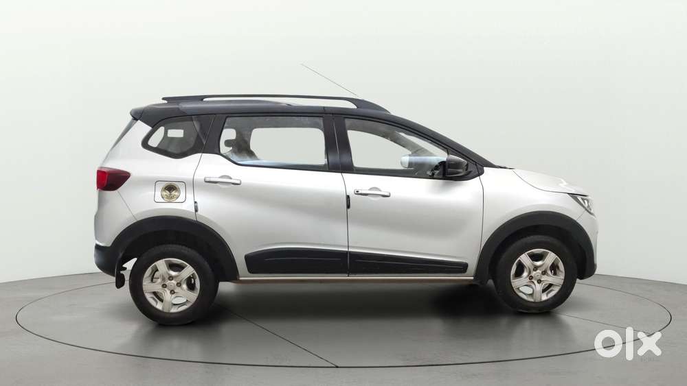 Renault Triber Rxt, 2022, Petrol
