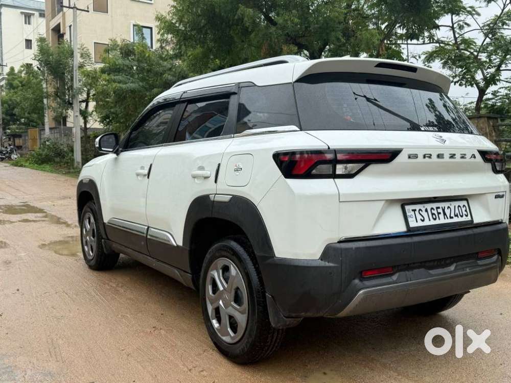 Maruti Suzuki Brezza 1.5 Vxi Smart Hybrid, 2023, Petrol
