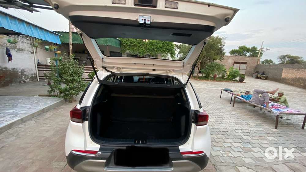 Kia Sonet 2021 Diesel Well Maintained.