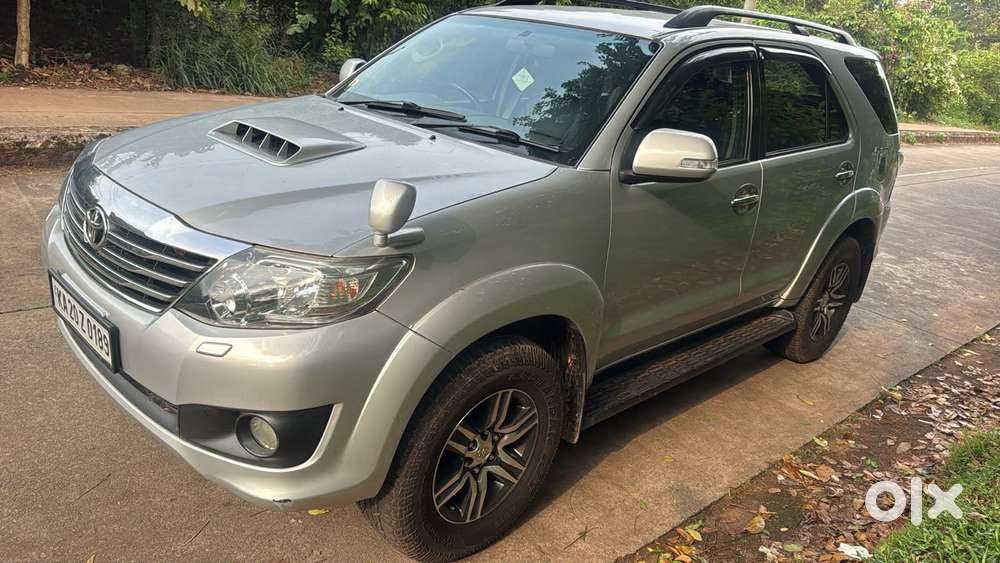 Toyota Fortuner 4x2 Manual, 2012, Diesel