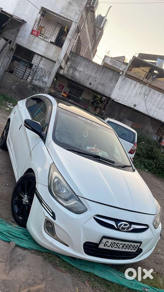 Hyundai Fluidic Verna 2011