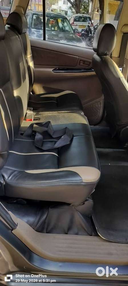 Toyota Innova 2.5 G (diesel) 8 Seater Bs Iv, 2016, Diesel
