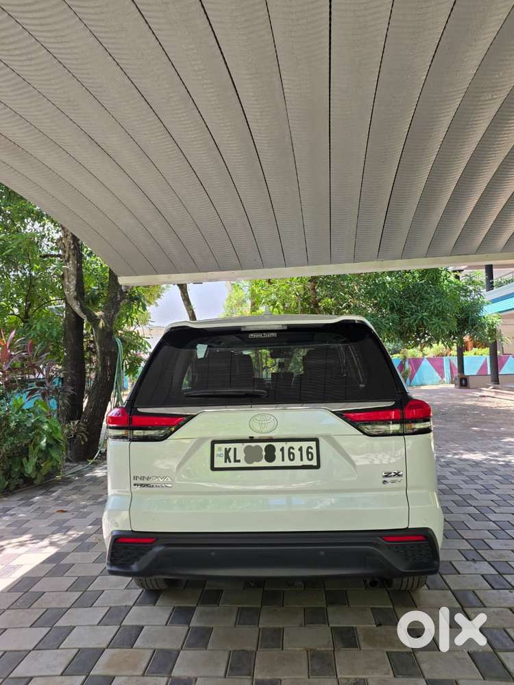 Toyota Innova Hycross 2.0 Zx (o) Hybrid 7 Str, 2025, Petrol