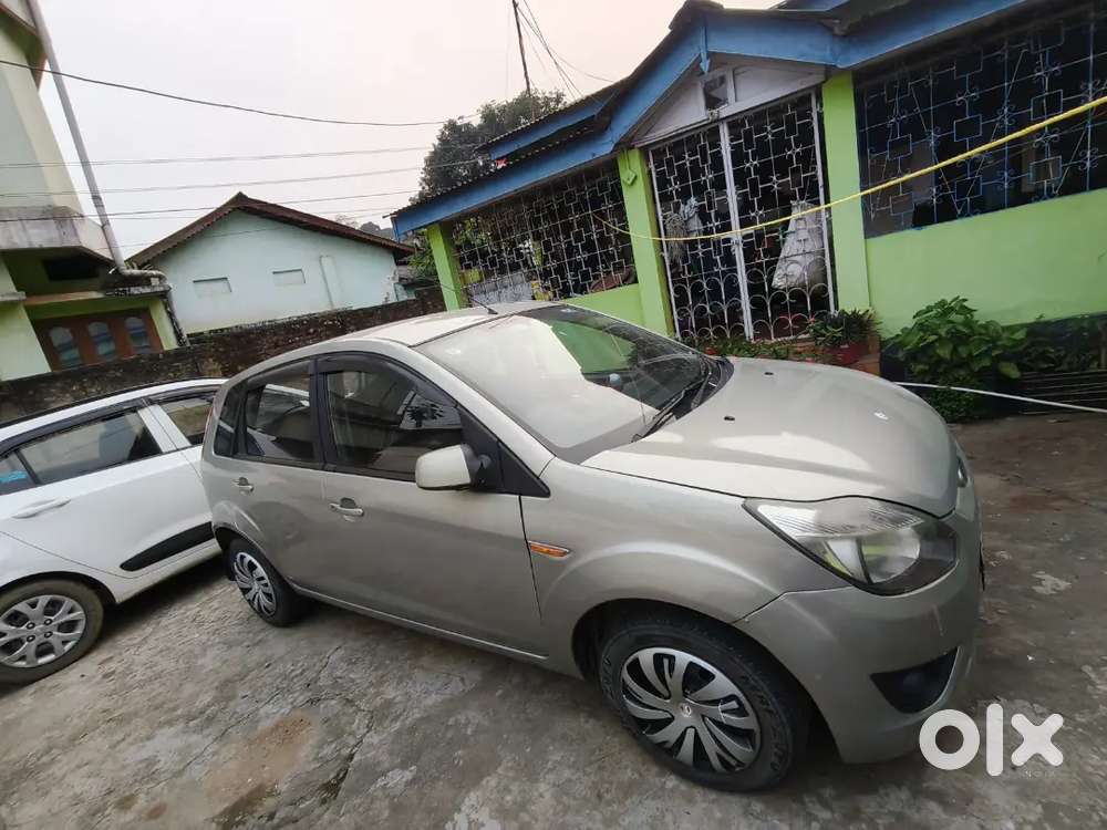 Ford Figo 2012 Petrol 75000 Km Driven.