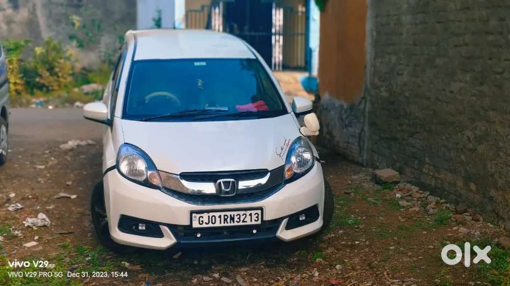 Car Honda Mobilio White Colour Diesel
