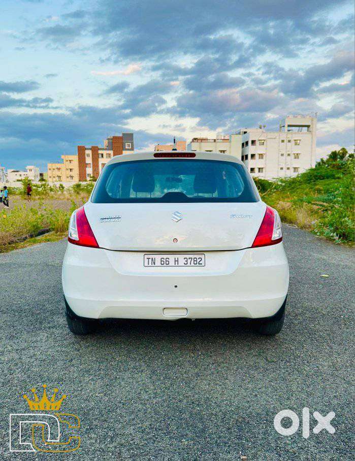 Maruti Suzuki Swift Lxi Bsiv, 2012, Petrol