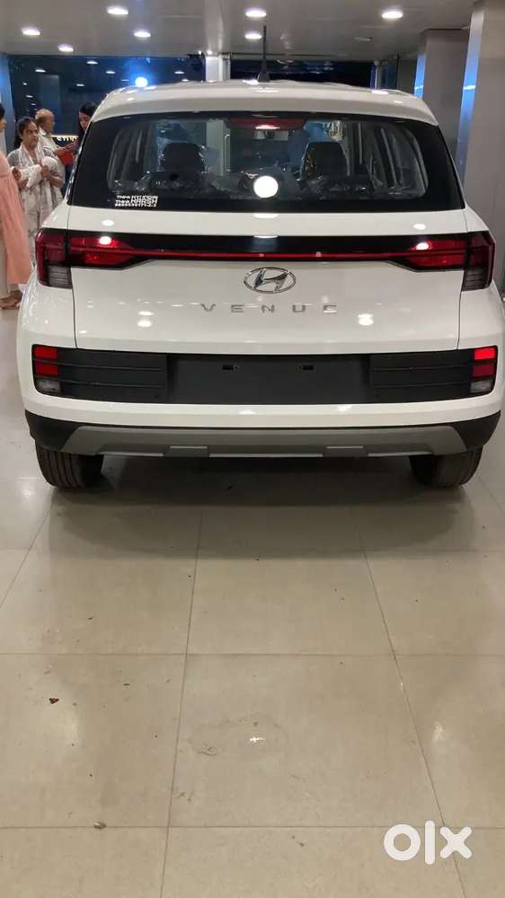 Hyundai Venue Petrol 2024