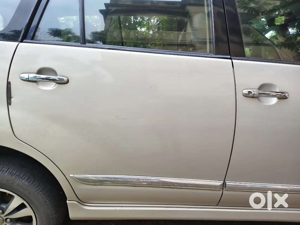 Toyota Innova 2.5 Crysta 2014