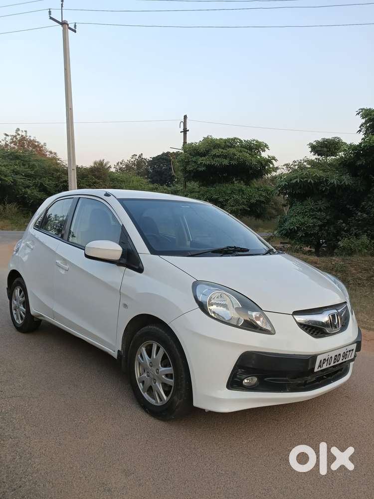 Honda Brio V Automatic, 2013, Petrol