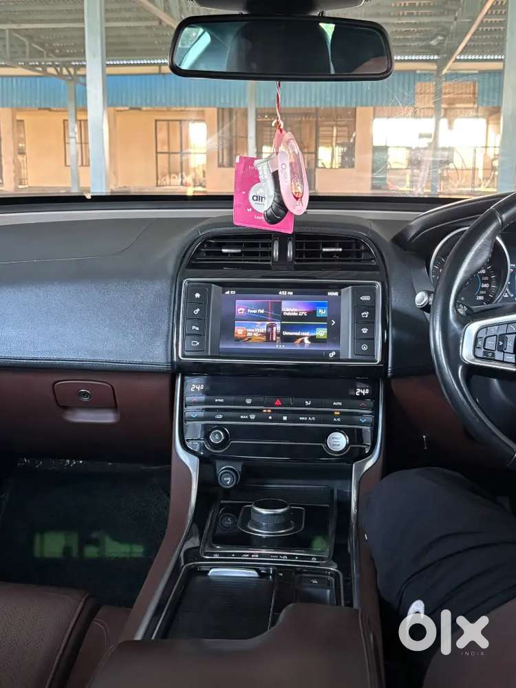 Jaguar Xe Portfolio 2019