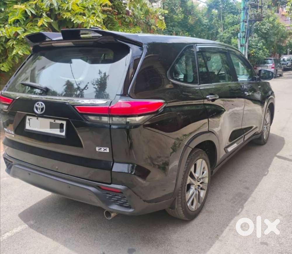 Toyota Innova Hycross 2.0 Zx Hybrid 7 Str, 2025, Petrol