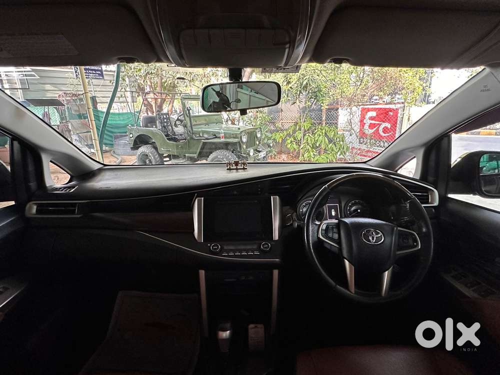 Toyota Innova Crysta 2.8 Zx At 7 Seater, 2017, Diesel
