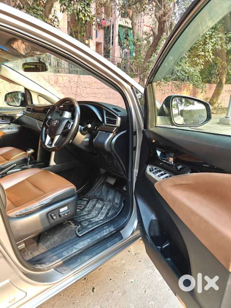 Toyota Innova Crysta