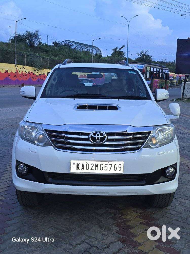 Toyota Fortuner 3.0 4x4 Manual, 2012, Diesel