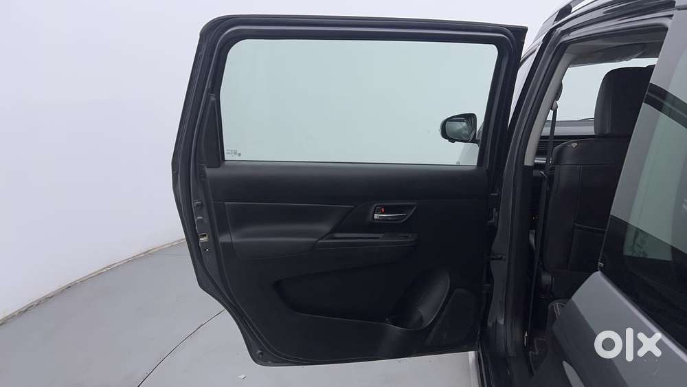 Maruti Suzuki Xl6 1.5 Alpha Plus At, 2022, Petrol