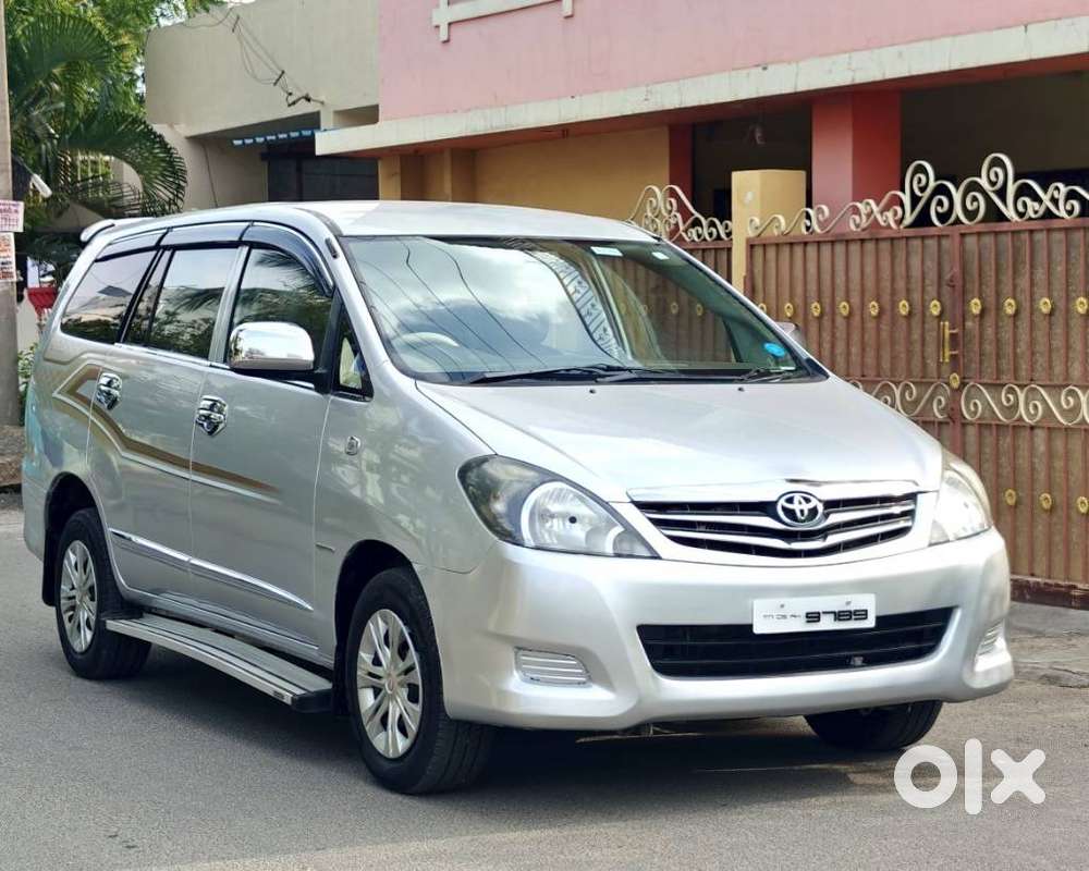 Toyota Innova 2.5 G (diesel) 8 Seater, 2011, Diesel