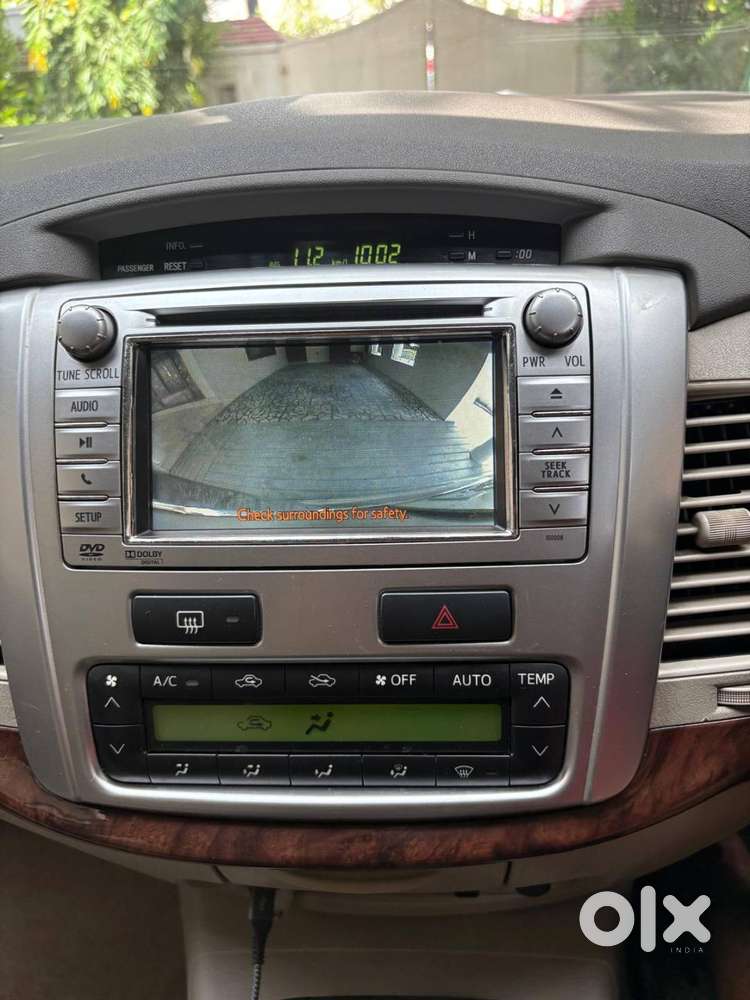 Toyota Innova 2.5 V Diesel  2013  7 Seater  Well Maintained  Kl Re