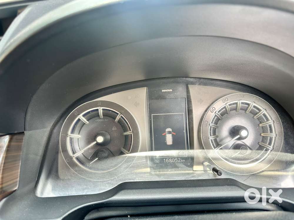 Toyota Innova Crysta 2.8z Automatic, 2016, Petrol