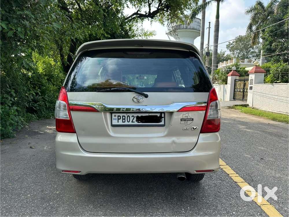 Toyota Innova 2015 Diesel 120000 Km Driven