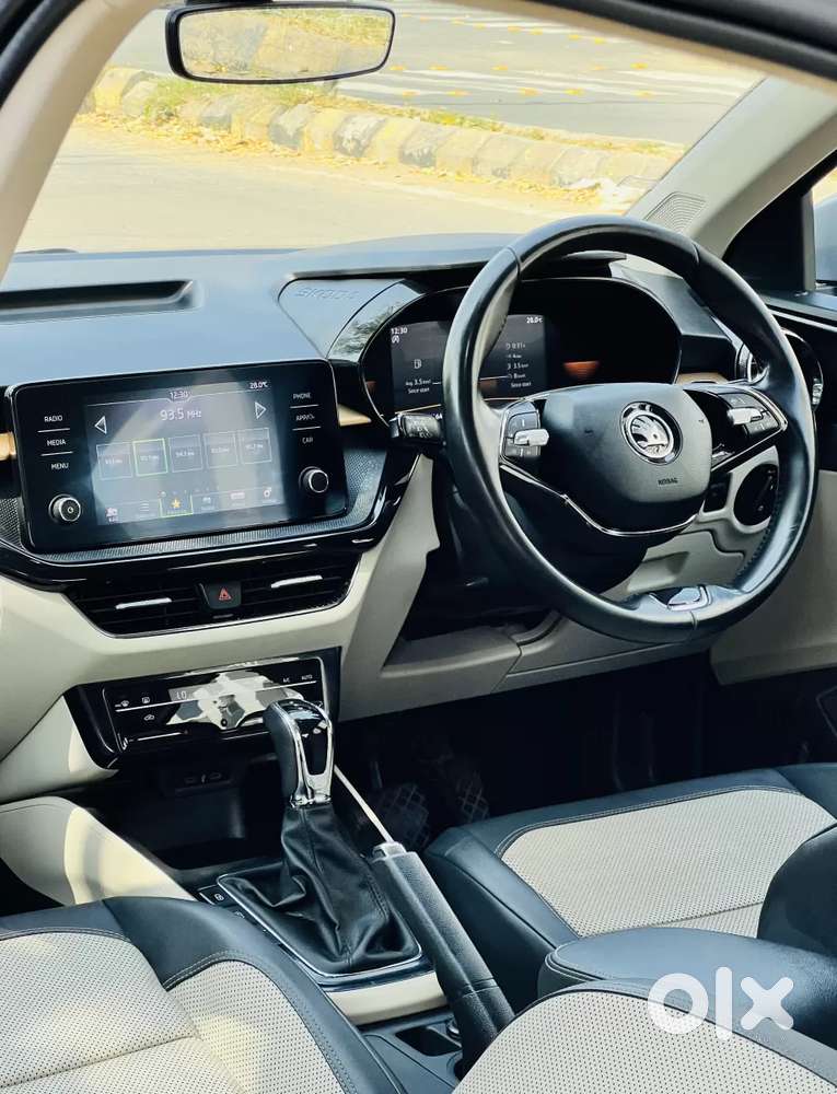 Skoda Slavia Style 1.0l Tsi At, 2022, Petrol
