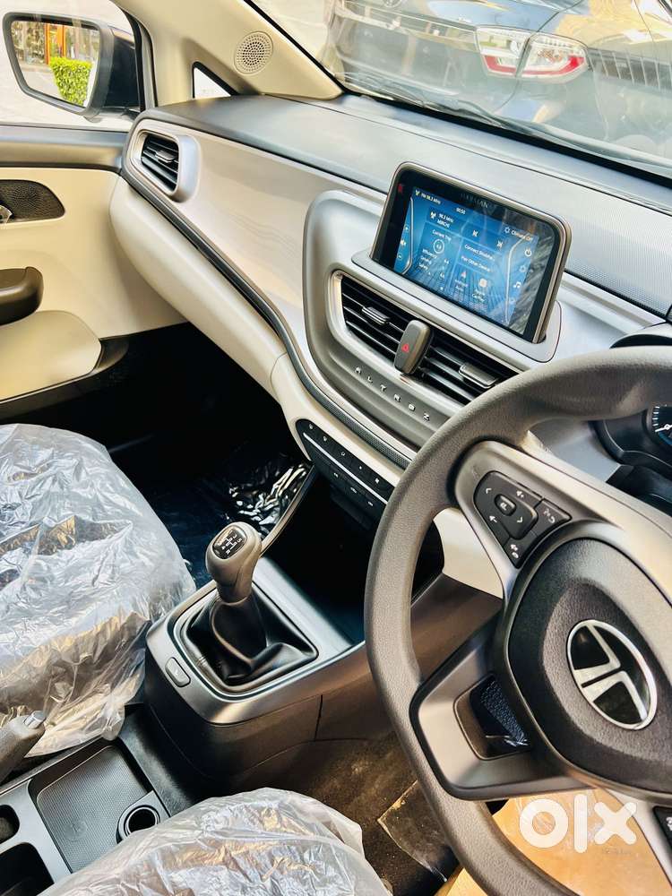 Tata Altroz 1.2 Xt, 2026, Petrol
