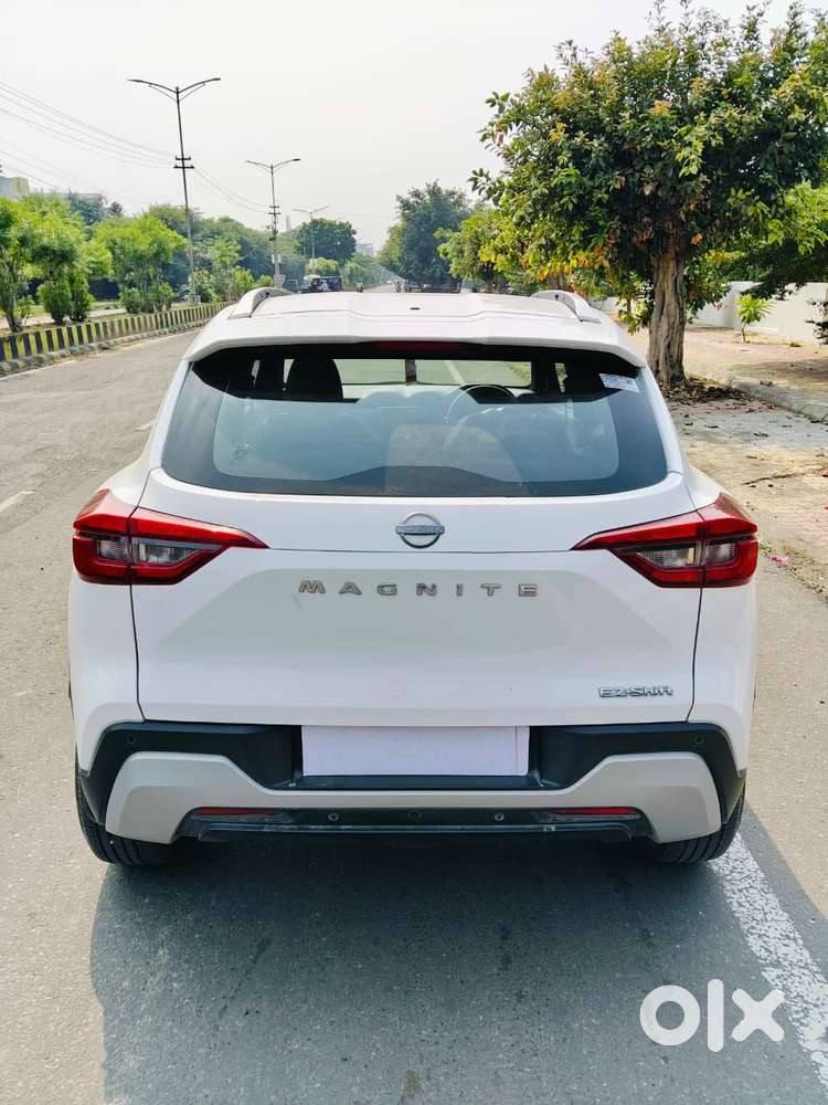 Nissan Magnite Kuro Edition Petrol Amt, 2026, Petrol