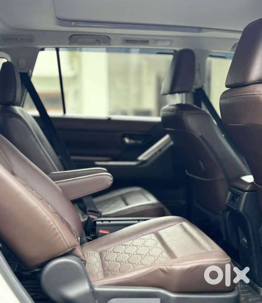 Toyota Innova Hycross 2.0 Zx (o) Hybrid 7 Str, 2024, Petrol