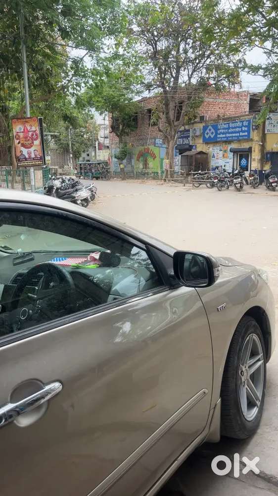 Toyota Corolla Altis 2010 Petrol Manual