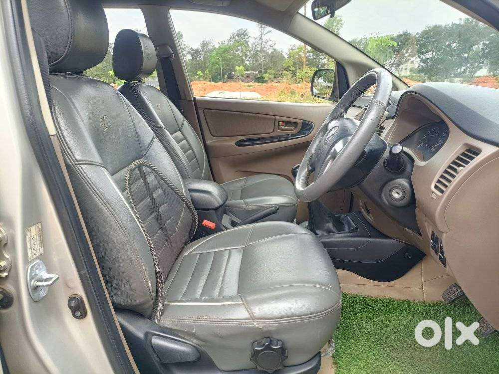 Toyota Innova 2.5 Gx 8 Seater Limited Edition, 2015, Diesel