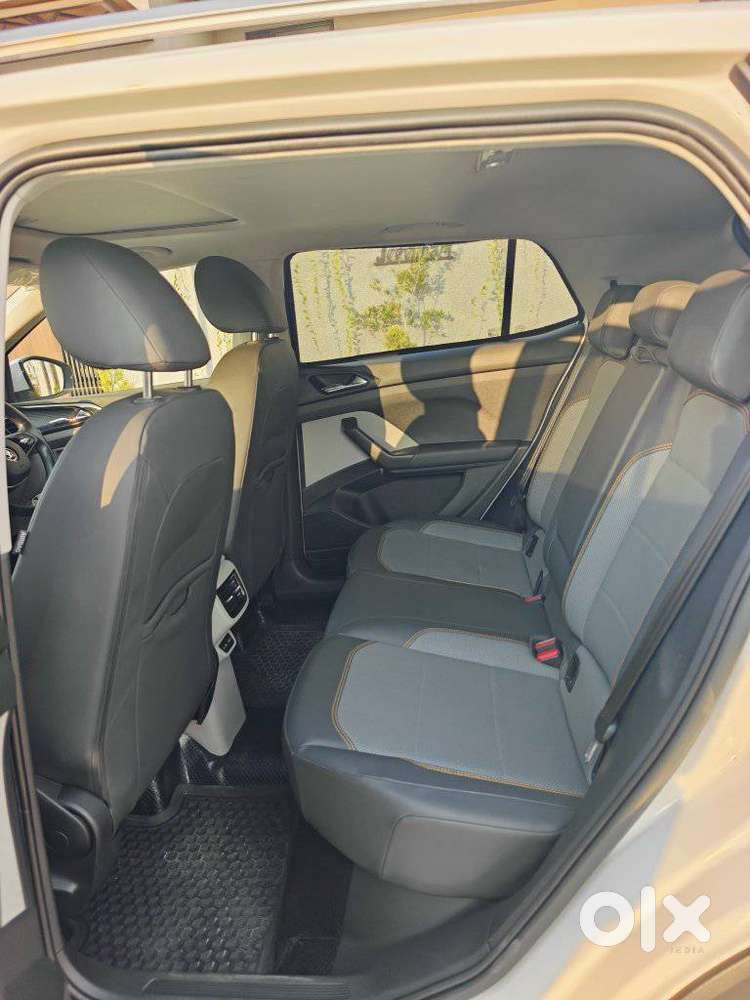 Skoda Kushaq 1.0 Tsi Style At (6 Airbags), 2022, Petrol