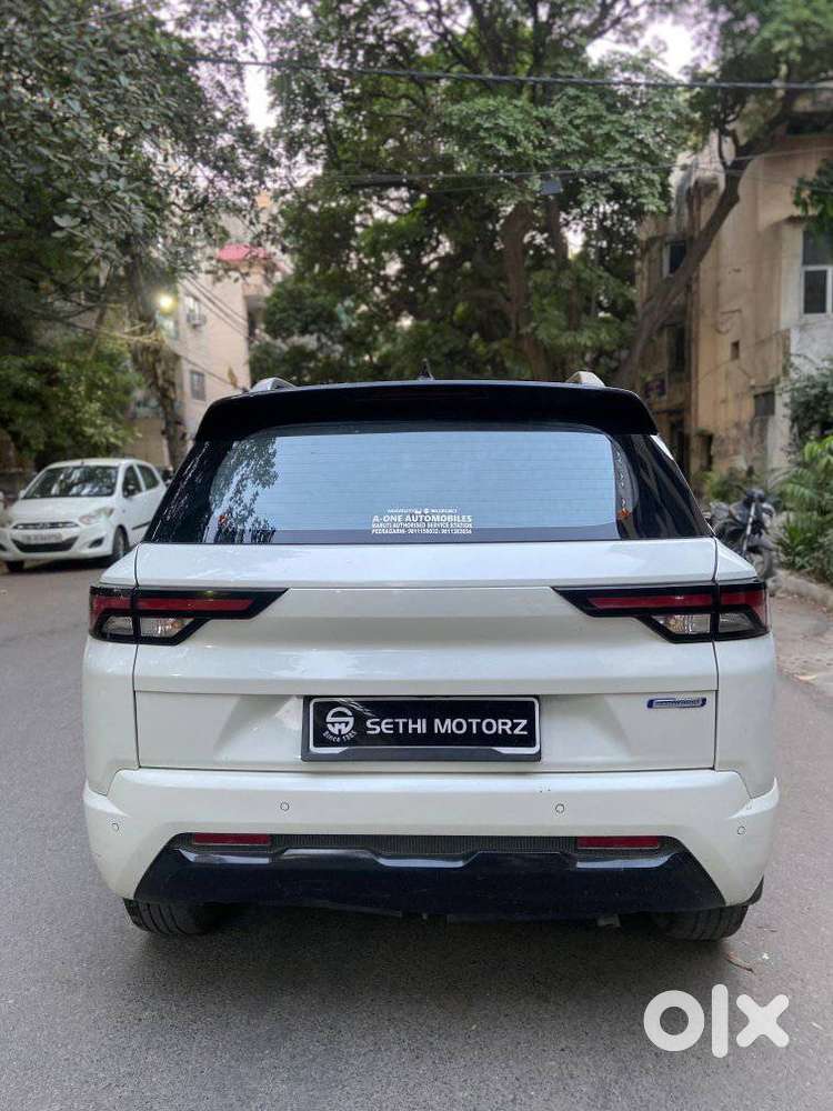 Maruti Suzuki Brezza 1.5 Vxi At Smart Hybrid, 2024, Petrol