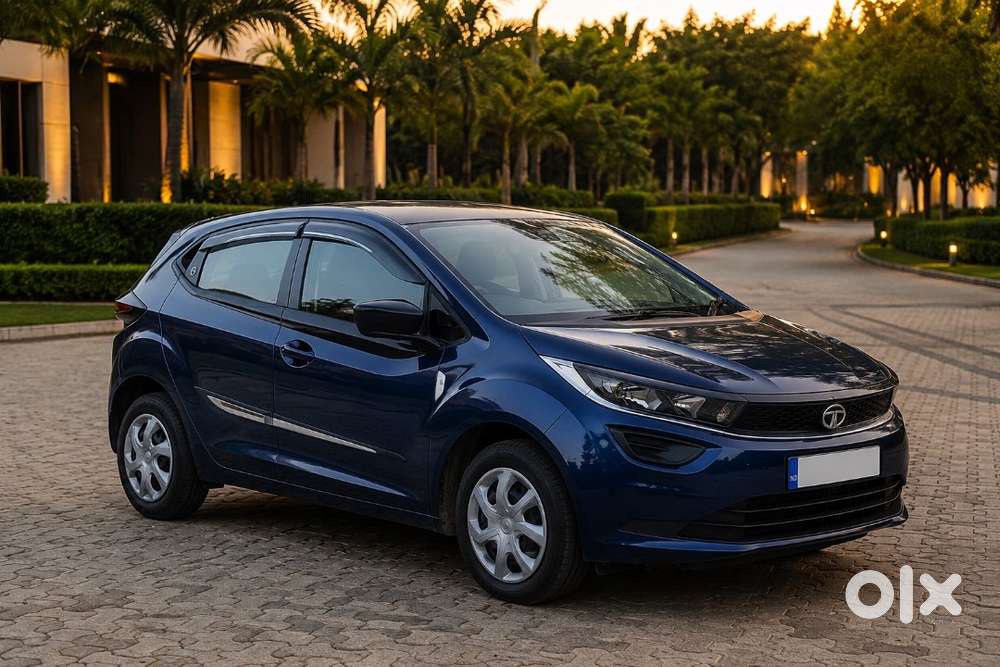 Tata Altroz Xm(s) Petrol – Nov 2023  35,000 Km  1st Owner  ₹7,00,00
