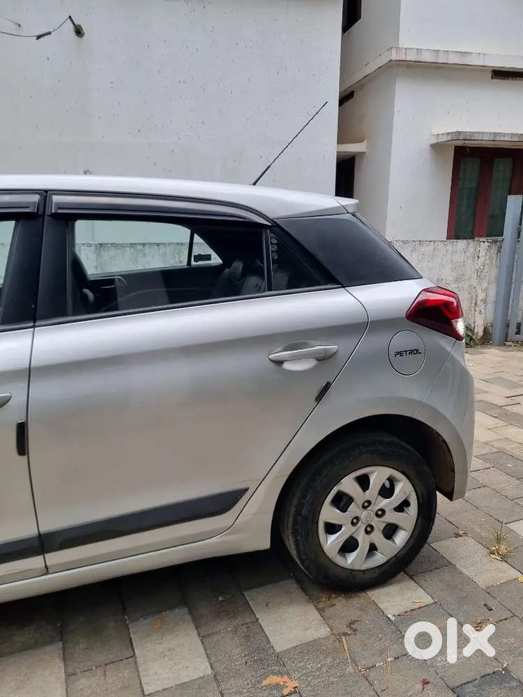 Hyundai Elite I20 2015 Petrol 140000 Km Driven