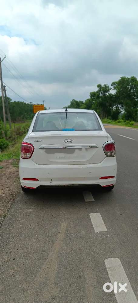 Hyundai Xcent 2016