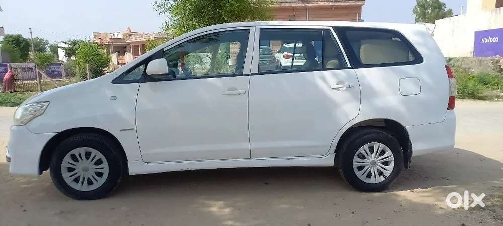 Toyota Innova 2.5 G 2012 (10)