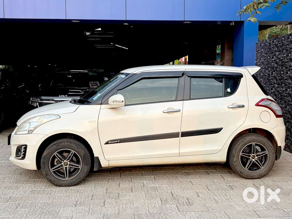 Maruti Suzuki Swift Vxi Abs Bsiv, 2015, Petrol