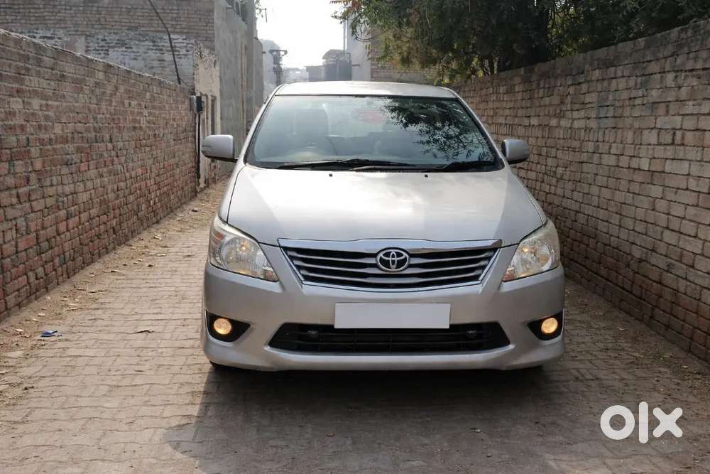 Toyota Innova 2012