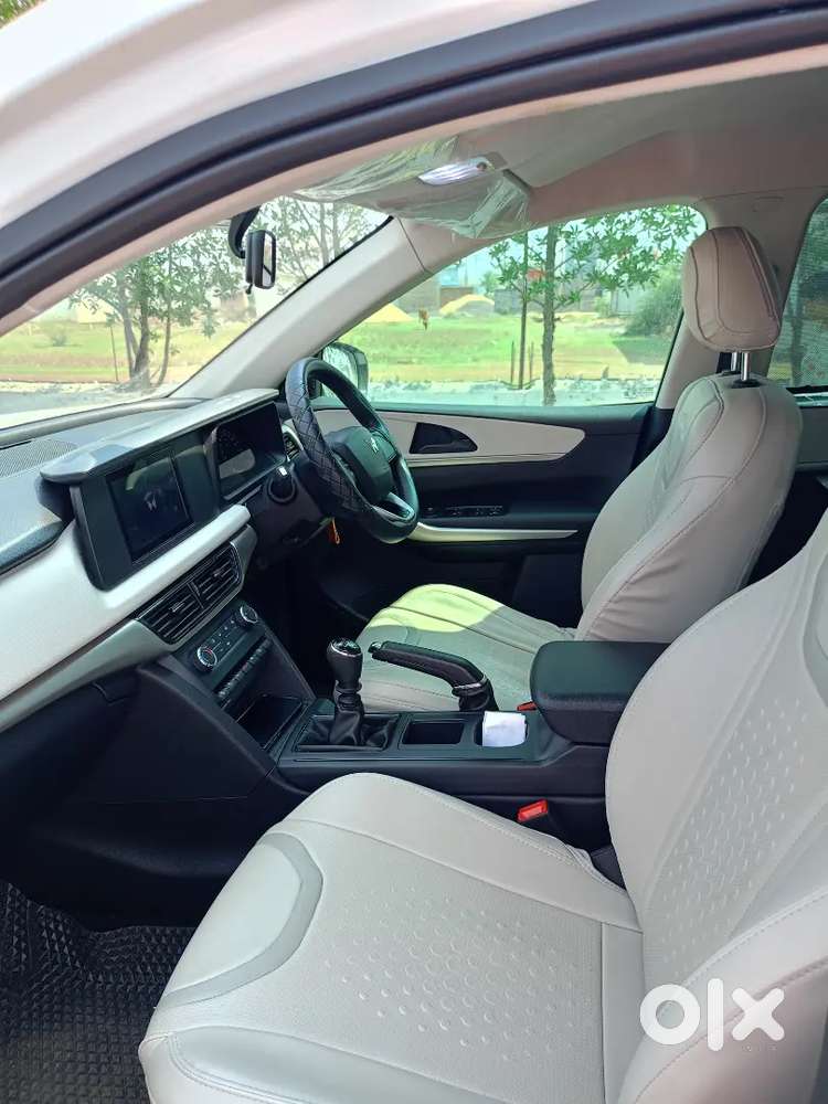 Mahindra Xuv700 Petrol 2022
