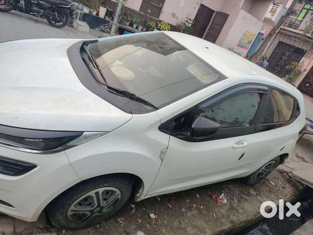 786_ Car No Tata Altroz A1 Condition