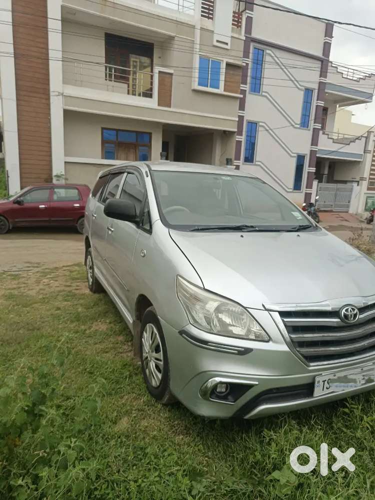 Toyota Innova Diesel 2015 8 Str