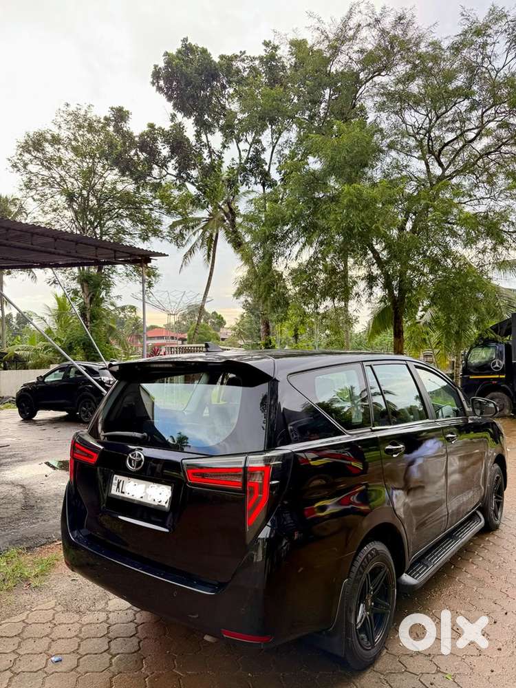 Toyota Innova Crysta 2021 Black