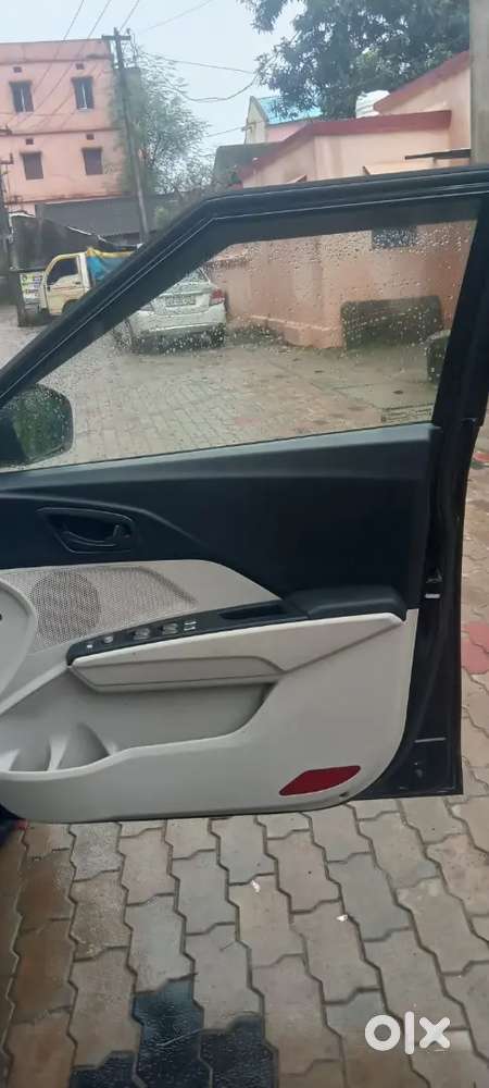 Mahindra Xuv300 2022 Petrol