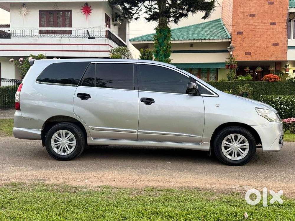 Toyota Innova 2.5 Gx 8 Str Bs-iii, 2015, Diesel