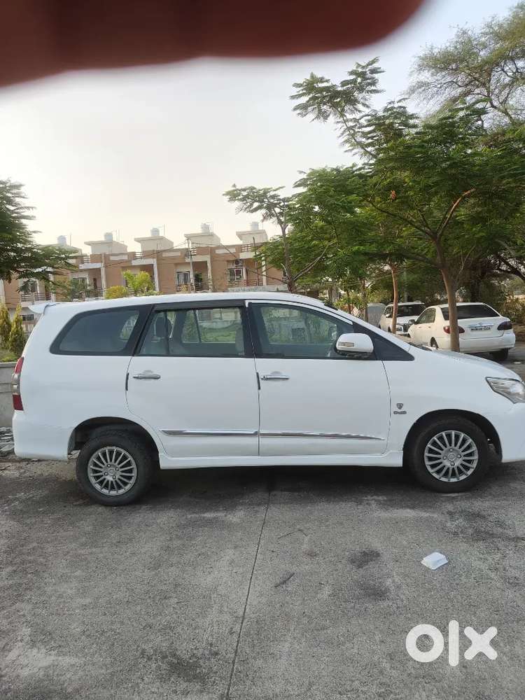 Toyota Innova 07seater 2010 Diesel