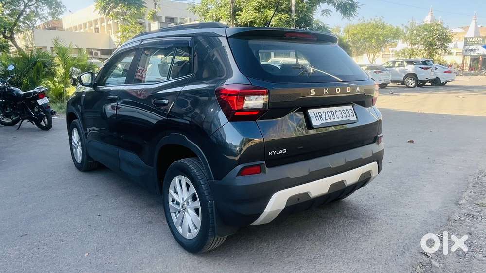 Skoda Kylaq Signature, 2025, Petrol