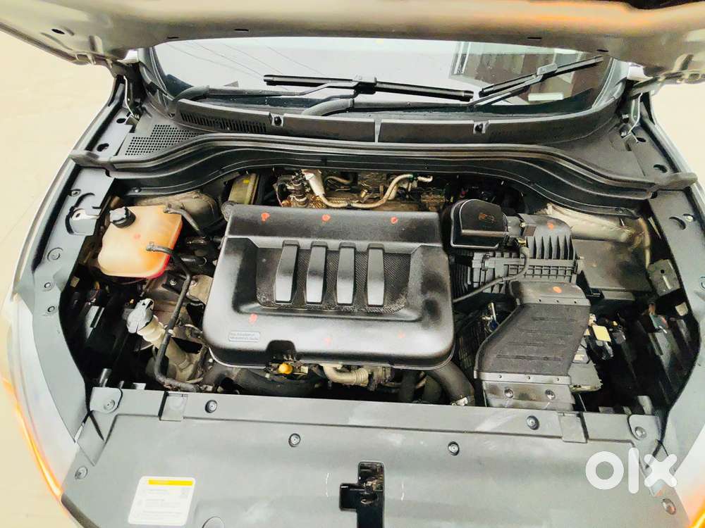 Mahindra Xuv700 2.2 Ax 7 Diesel Mt Luxury Pack Str, 2022, Diesel