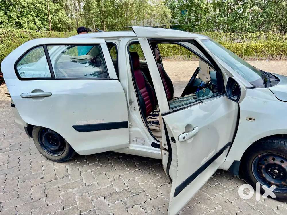 Maruti Suzuki Dzire 2017 Cng & Hybrids 74400 Km Driven